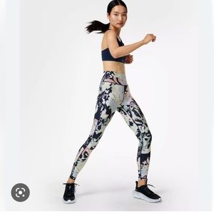 Sweaty Betty multi color printed leggings size 8 active wear workout